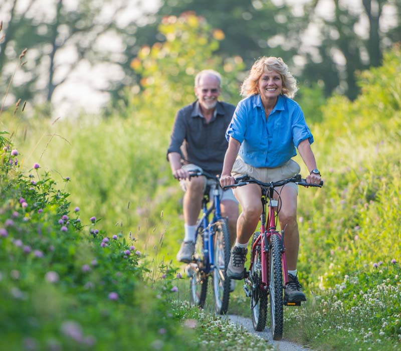 Paar beim Radfahren